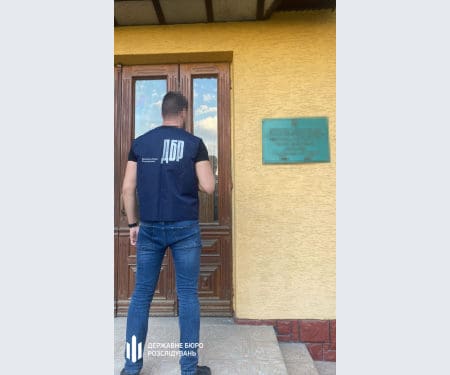 На Тернопільщині ДБР викрила злочинну групу з посадовців, яка крала у держави ліс на мільйони гривень