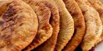 Чебуреки на горілці – смачно і хрустко