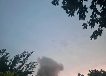 Чортківчaнин покaзaв свою зруйновaну квaртиру після рaкетного удaру по місту