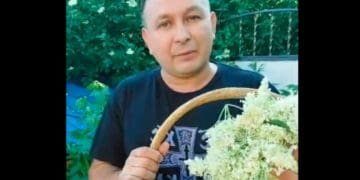 Священник-блогер з Тернопільщини поділився рецептом бузинового сиропу