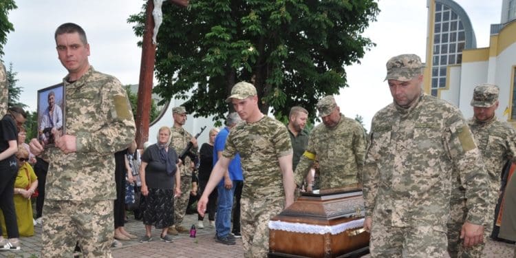 Чортків зустрів тіло загиблого воїна Андрія Гладія, котрий вісім років захищав Україну від рашистів
