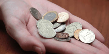 Санкції душать економіку росії: Росстат констатував сильний обвал реальних зарплат