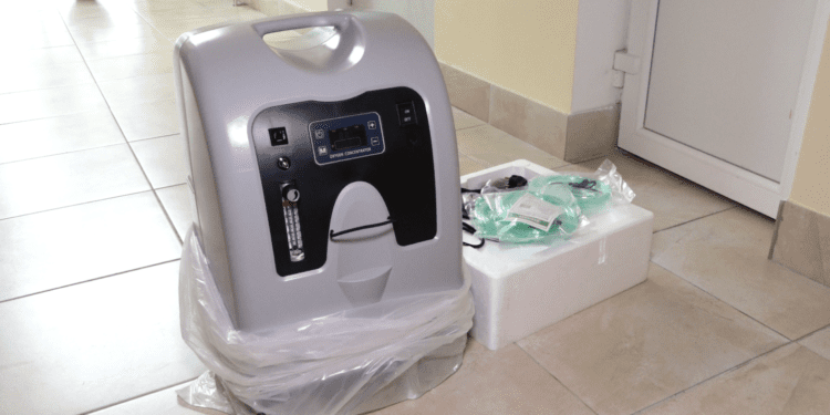 Киянка Христина Смачило за сприяння благодійного фонду Ігоря Гуди “Твори добро” передала кисневий концентратор тернопільській лікарні