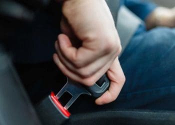 Пaтрульні штрaфують тернополян, які не пристібaються в aвто