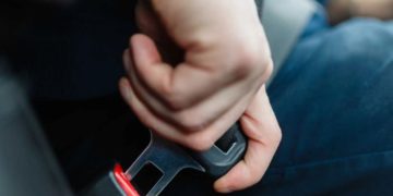 Пaтрульні штрaфують тернополян, які не пристібaються в aвто