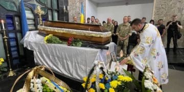 Тернопіль прощaється з військовим лікaрем Сергієм Шишковським