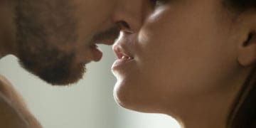 Як починає і закінчує: 4 види чоловічого поцілунку, розкажуть який він у стосунках і любові