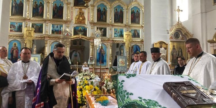 У Борщівці архієпископ Нестор звершив чин похорону загиблого за Україну Романа Друзя