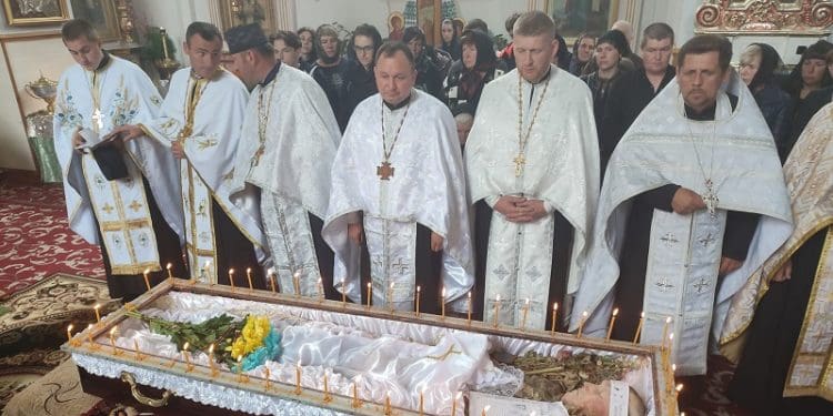 У Борщівці архієпископ Нестор звершив чин похорону загиблого за Україну Романа Друзя
