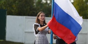 Патріотизм чи корупція: у росії для шкіл закуплять державну символіку