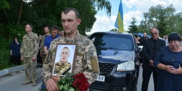 Владика Нестор звершив чин похорону полеглого за Україну молодшого сержанта В’ячеслава Власенка