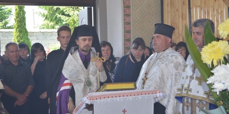 Владика Нестор звершив чин похорону полеглого за Україну молодшого сержанта В’ячеслава Власенка