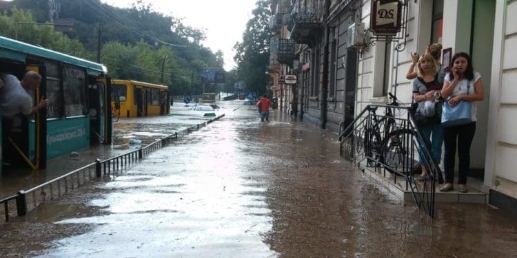 Львів накрила потужна злива