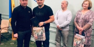 Сергій Надал вручив нагородні знаки тернополянам-чемпіонам з греко-римської боротьби