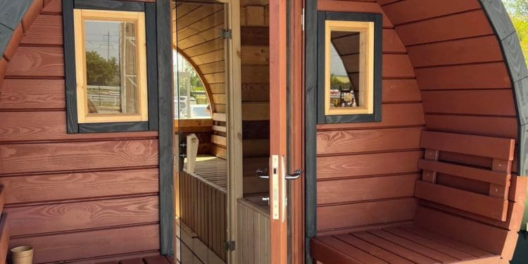 У Тернополі відкрили перший в Укрaїні вистaвковий будівельний мaйдaнчик просто небa