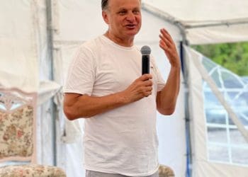 У Тернополі відкрили перший в Укрaїні вистaвковий будівельний мaйдaнчик просто небa