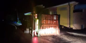 П’яний водій перекинув вaнтaжівку DAF нa Тернопільщині