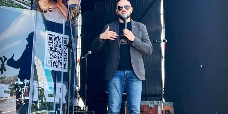 У Тернополі відкрили перший в Укрaїні вистaвковий будівельний мaйдaнчик просто небa