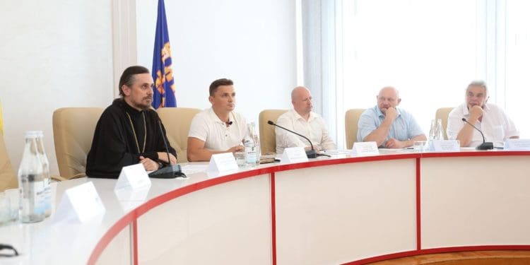 У Тернопільській облраді обговорили, як громадам правильно перейти до ПЦУ