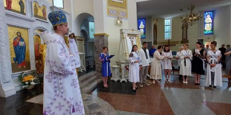 У Зарваниці відбувся випуск учениць Тернопільського обласного ліцею “Знамення”