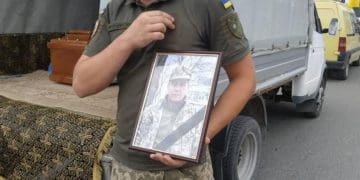 У Кременці зустріли тіло загиблого захисника Василя Наконечного (Фото)