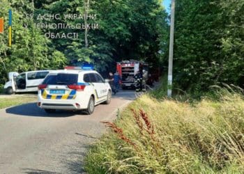 На Тернопільщині на трасі загорівся автомобіль