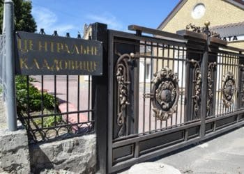 У Чортков відновлюють гробівець легендарного бурмістра Людвіга Носса