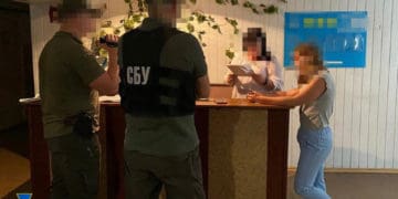 СБУ викрила ділків, які намагалися «нажитися» на переселенцях: вимагали оплату за надане безкоштовне житло