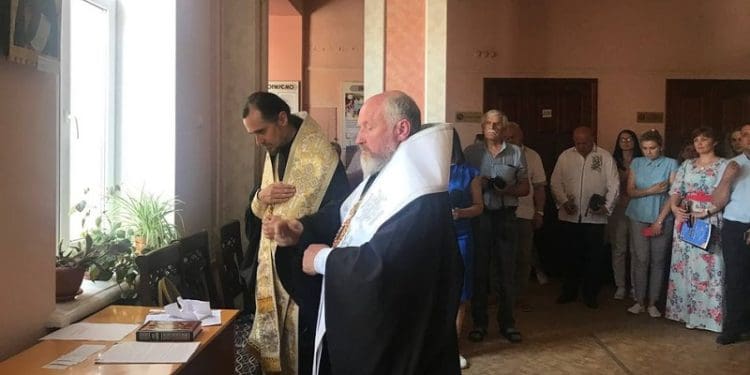 На благодійній виставці-аукціоні у Тернопільському кооперативному збирали гроші на допомогу військовим