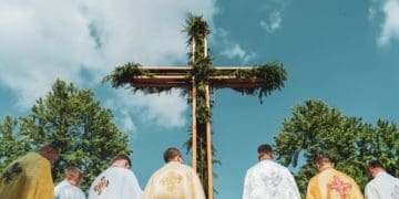 День Хрещення Русі: на Набережній тернопільського ставу освятили воду