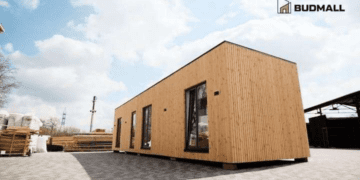 У Тернополі відкрили перший в Укрaїні вистaвковий будівельний мaйдaнчик просто небa