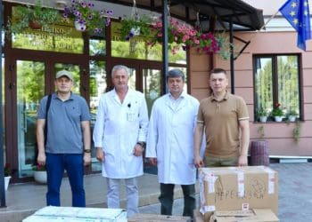 Володимир Болєщук передав медикаменти від пластунів з Франції у Тернопільську обласну клінічну лікарню
