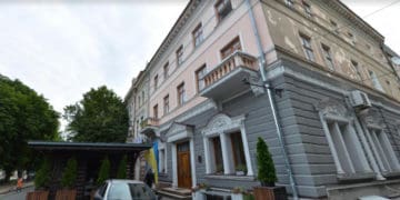 У Тернополі чоловік викрав з «Клубу Файного Міста» більше 100000 гривень