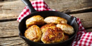Рецепт на вихідні: соковиті домашні котлетки – це дуже просто