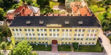 В Бережанах на Тернопільщині хочуть розпочати навчальний рік в серпні