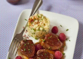 Свинина в вершково-малиновому соусі: рецепт до часу