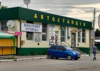 Конфлікт у Заліщиках: начальник автостанції виганяв зі «свого» місця на парковці