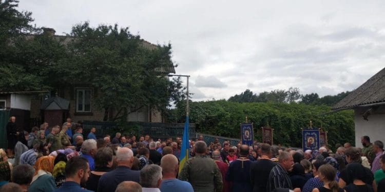 На Тернопільщині із військовими почестями провели в останню путь капітана Петра Недільського