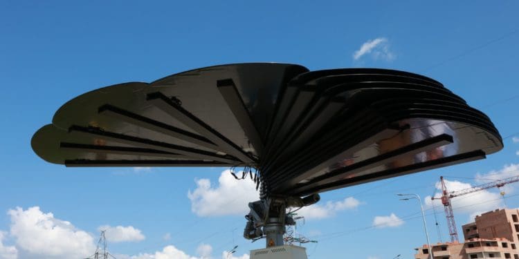 Сонячну панель Smartflower, яка працює за принципом соняшника, презентували у Тернополі
