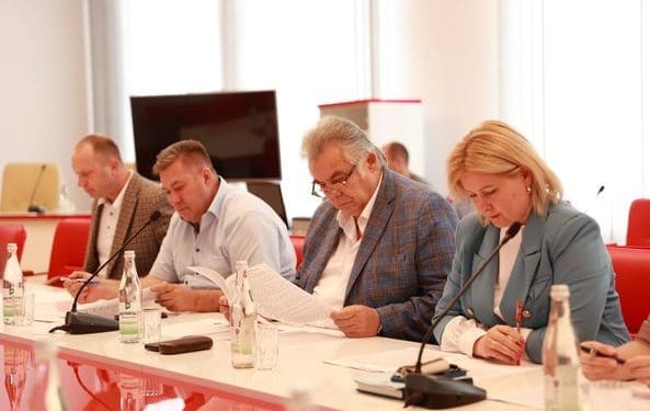 Президія обласної ради визначилися з переліком питань наступної сесії. Чи є питання про московську церкву?