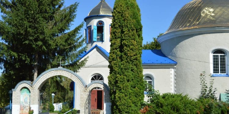 Квітчастою дорогою провели у вічність загиблого солдата Зіновія Зажерея