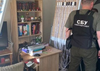 Журналісти знайшли докази, як мільйонна ботоферма працювала на Порошенка і його «Євросолідарність»