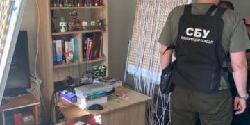 Журналісти знайшли докази, як мільйонна ботоферма працювала на Порошенка і його «Євросолідарність»