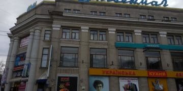 Замінування у Тернополі: евакуйовують людей із вокзалу та універмагу (Оновлено)