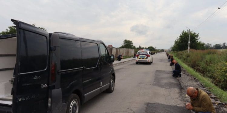 Тіло воїна Андрія Пачковського навколішки зустріли у Байковецькій громаді