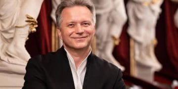 Випускник Тернопільського мистецького коледжу – головний диригент Національної опери Праги