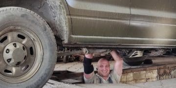 У Тернополі на одному з автосервісів безкоштовно ремонтують автомобілі для військових