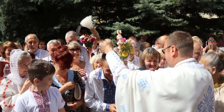 Молилися за мир та воїнів: святкове богослужіння у церкві Успіння Пресвятої Богородиці