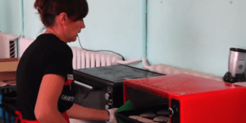 Печиво у формі карти України і з тризубом випікають волонтерки з Долини на Тернопільщині