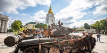 До Тернополя привезли та виставили підбиту військову техніку рашистів